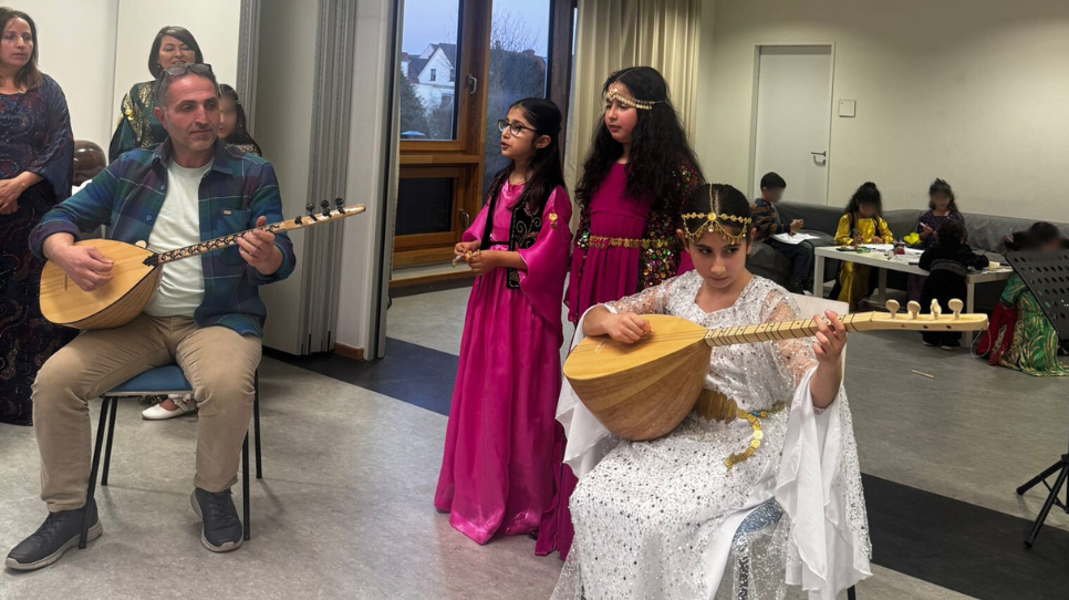 Bremen/Newroz2026/Newroz-Fest mit Familien bei Yekmal e-V- Bremen (3).png